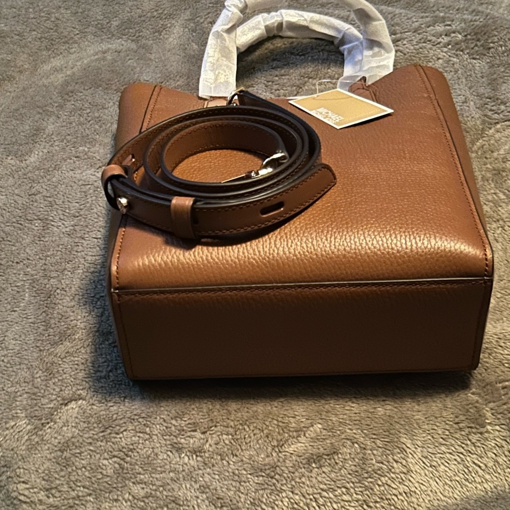 Chic Brown Leather Tote